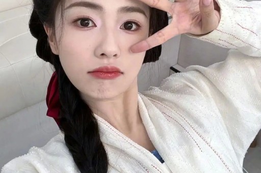 刘涛弯腰7秒上热搜：娱乐圈人设塌了真实值钱了