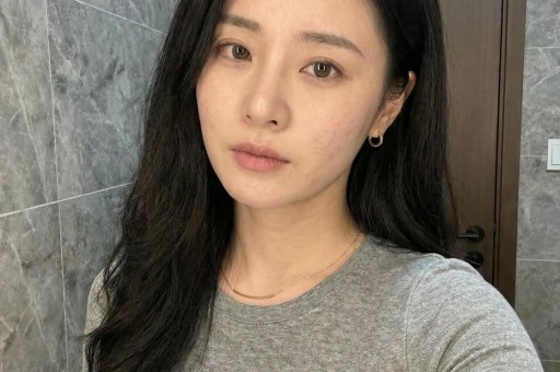 娱乐圈大瓜连连：出轨、当爸、婚礼与粉丝疯狂挤爆现场